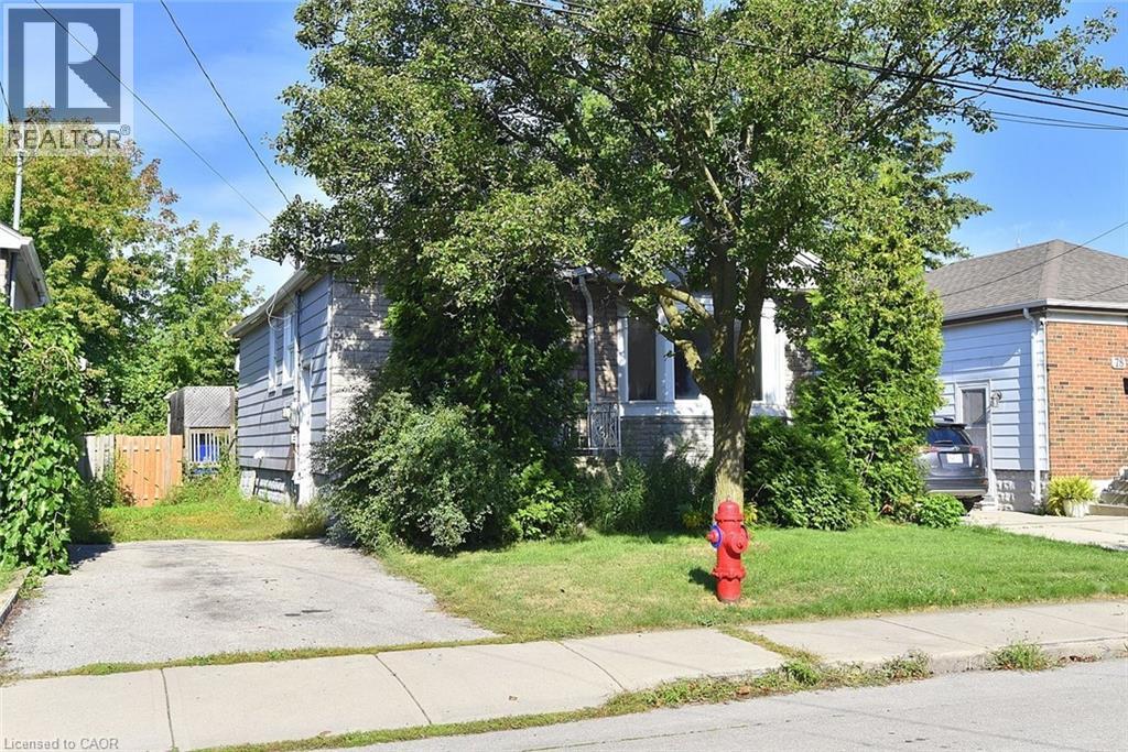 82 East 38th Street, Hamilton, Ontario  L8V 4E5 - Photo 3 - 40777424