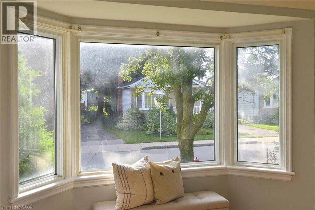 82 East 38th Street, Hamilton, Ontario  L8V 4E5 - Photo 6 - 40777424