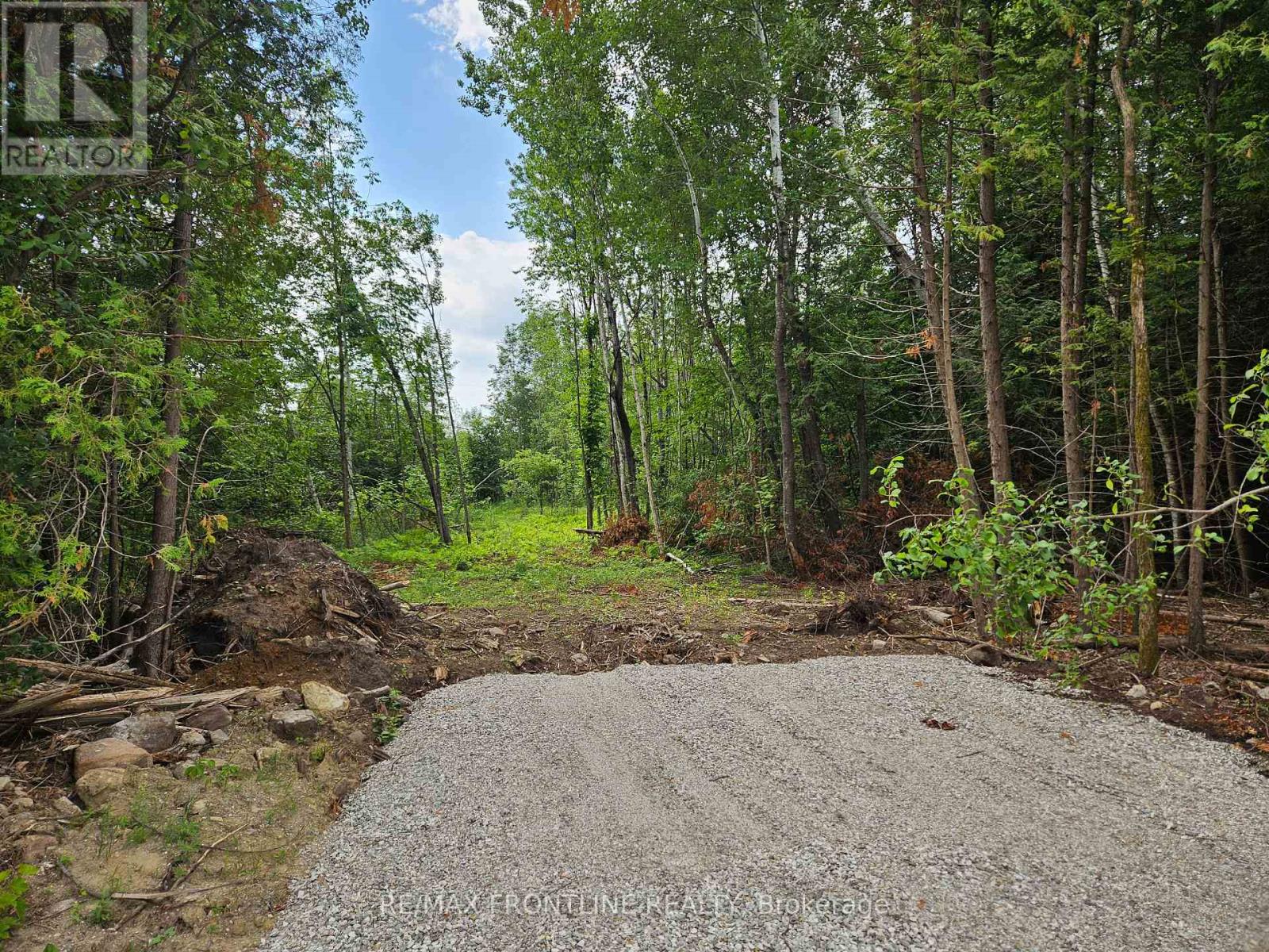 987 Bathurst 7th Concession, Tay Valley, Ontario  K7H 3C9 - Photo 3 - X12452314