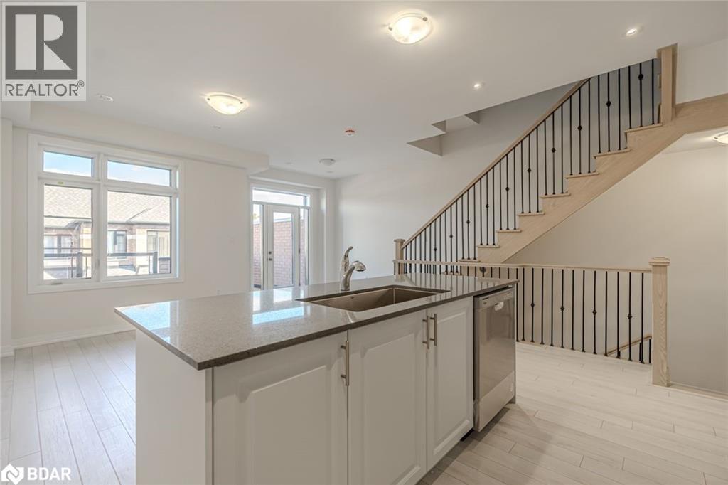 31 Bluebird Lane, Barrie, Ontario  L4N 6A3 - Photo 4 - 40777240