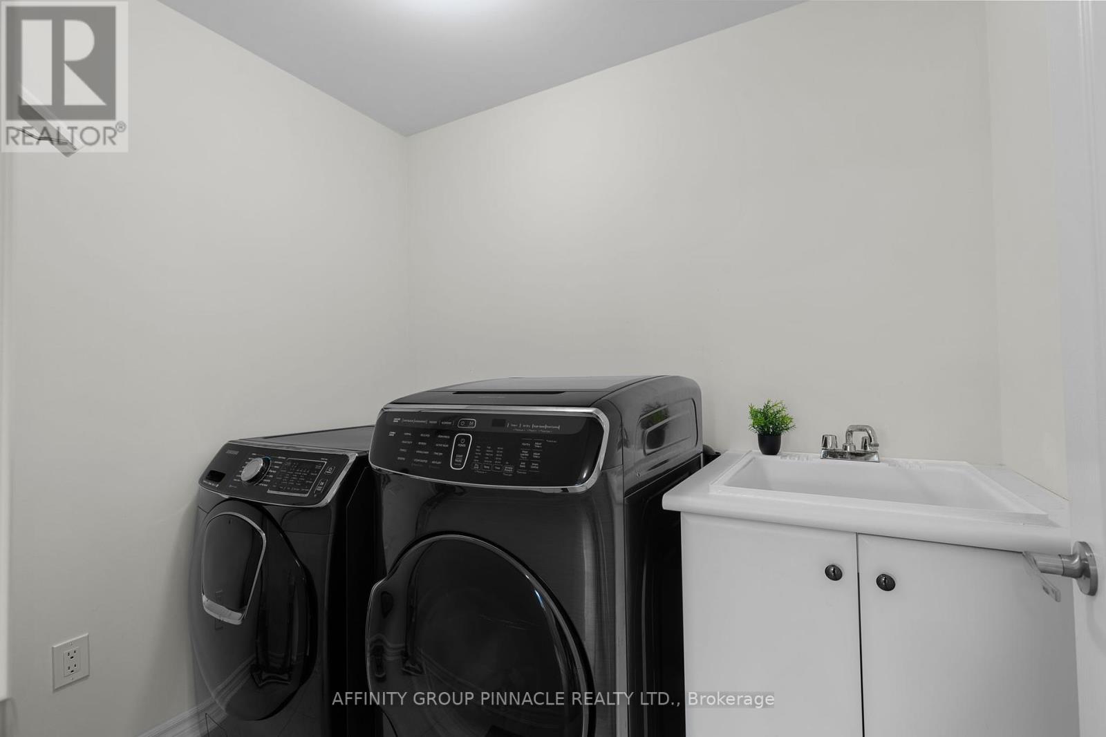 18 Stoddart Street, Brock, Ontario  L0K 1A0 - Photo 40 - N12452282