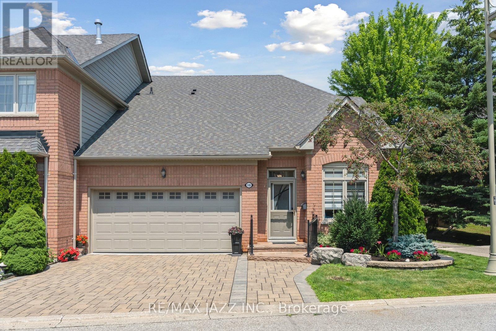 26 - 10 Belle Terre Way, Markham (Greensborough), Ontario  L6E 2A2 - Photo 2 - N12452284