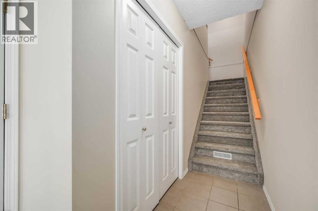 677 Regal Park Ne, Calgary, Alberta  T2E 0S6 - Photo 7 - A2251021