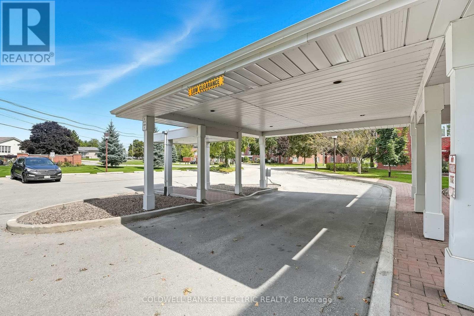 301 - 1 Heritage Way, Kawartha Lakes, Ontario  K9V 5P9 - Photo 5 - X12452338