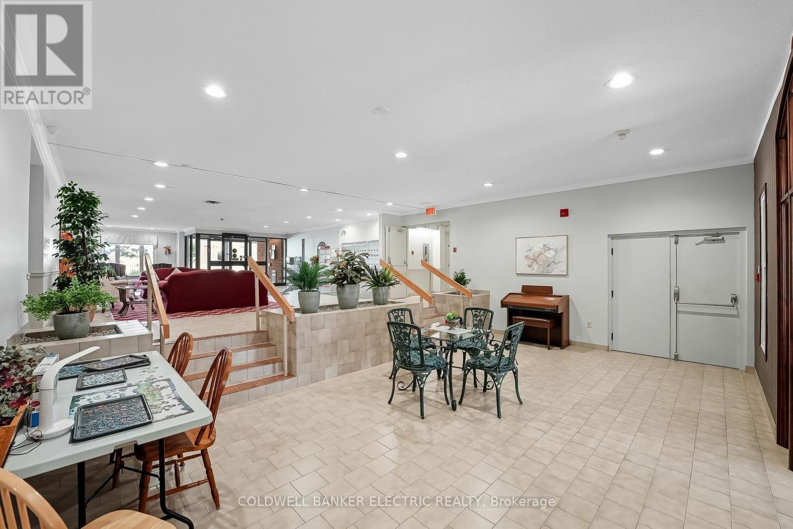 301 - 1 Heritage Way, Kawartha Lakes, Ontario  K9V 5P9 - Photo 7 - X12452338
