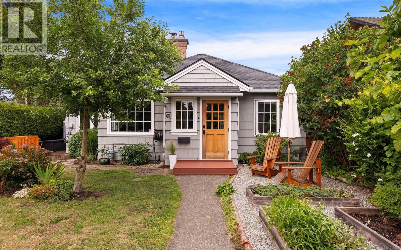 2540 Empire St, Victoria, British Columbia