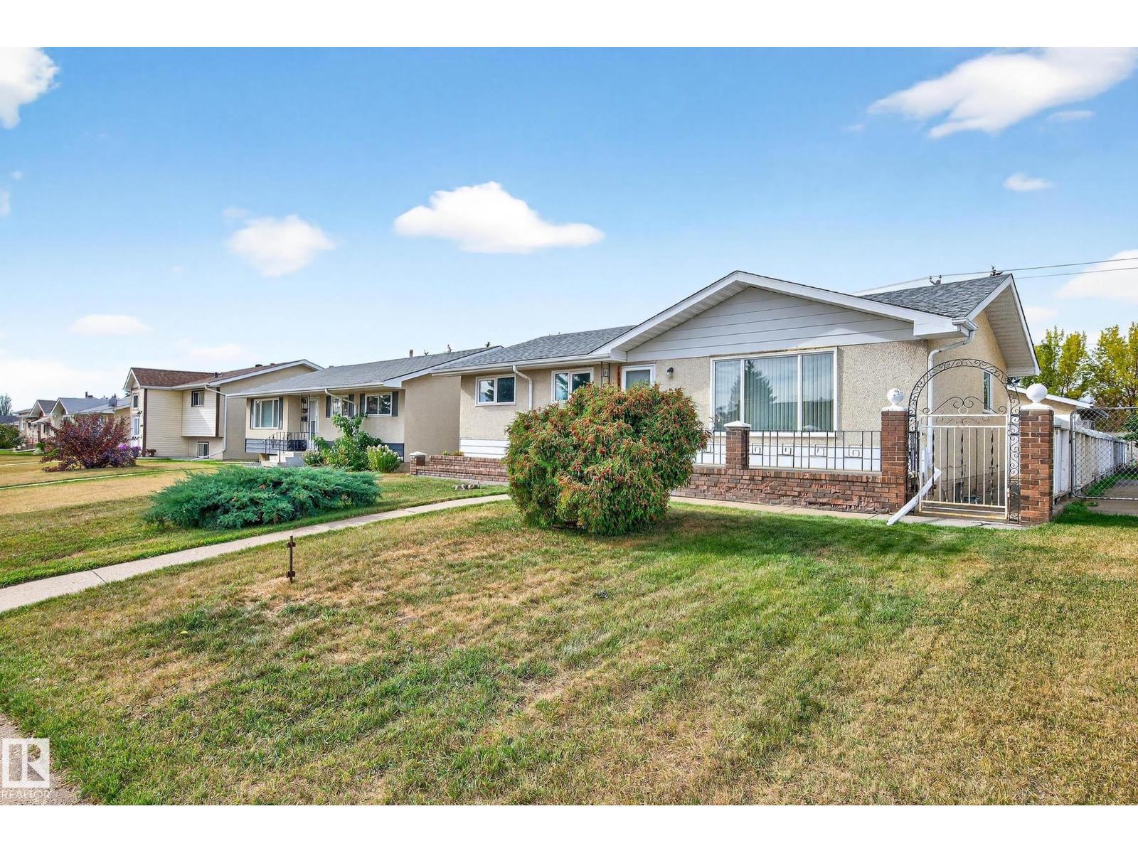 15008 96 St Nw Nw, Edmonton, Alberta  T5E 4W7 - Photo 2 - E4461338
