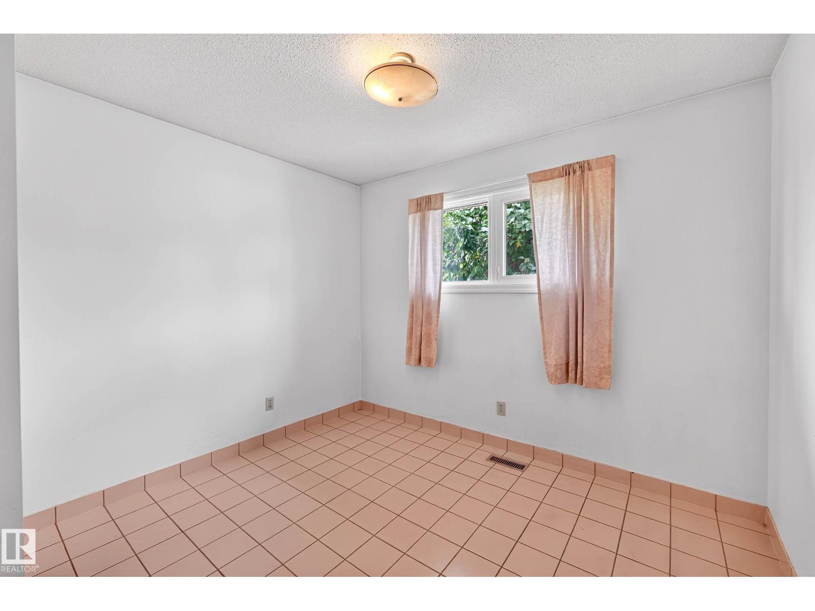 15008 96 St Nw Nw, Edmonton, Alberta  T5E 4W7 - Photo 21 - E4461338
