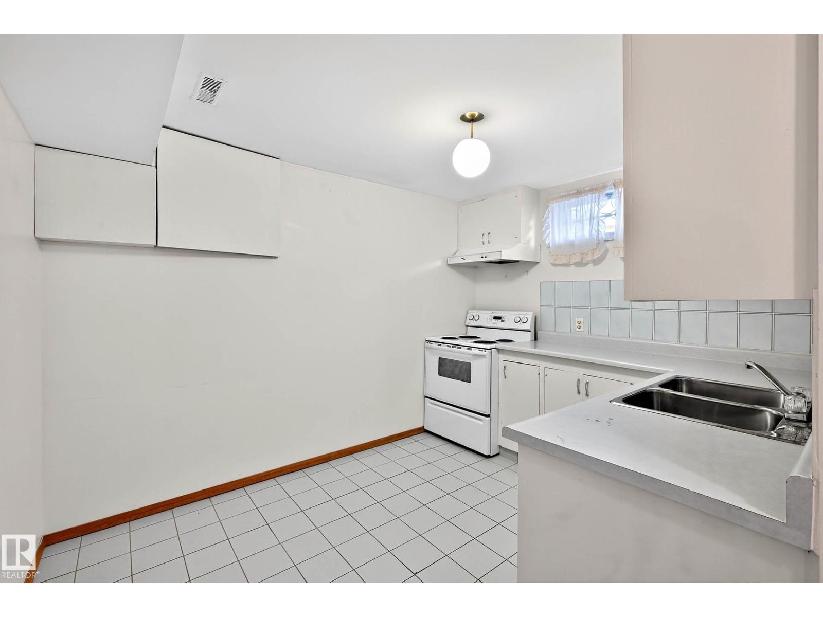 15008 96 St Nw Nw, Edmonton, Alberta  T5E 4W7 - Photo 32 - E4461338