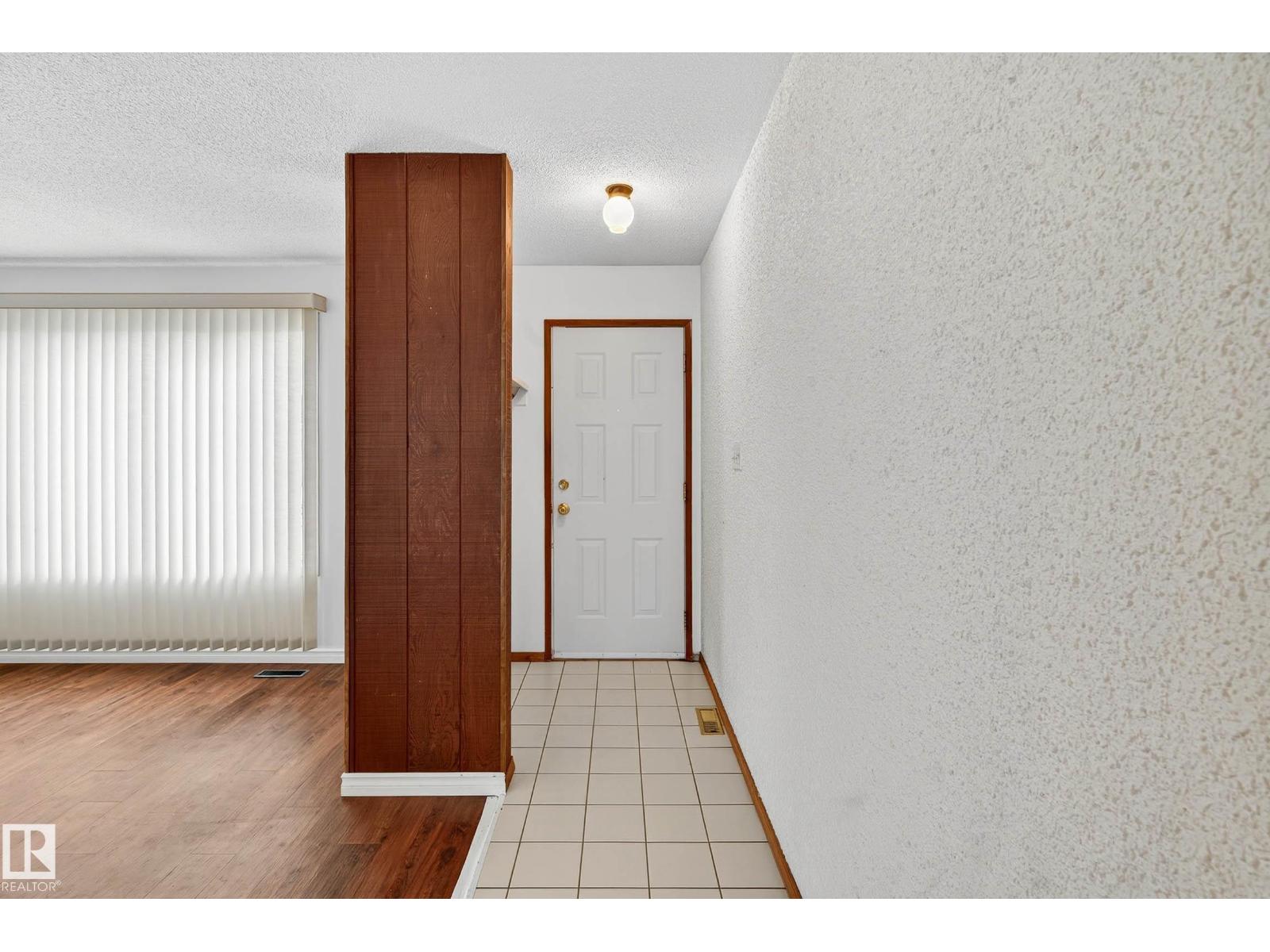 15008 96 St Nw Nw, Edmonton, Alberta  T5E 4W7 - Photo 5 - E4461338