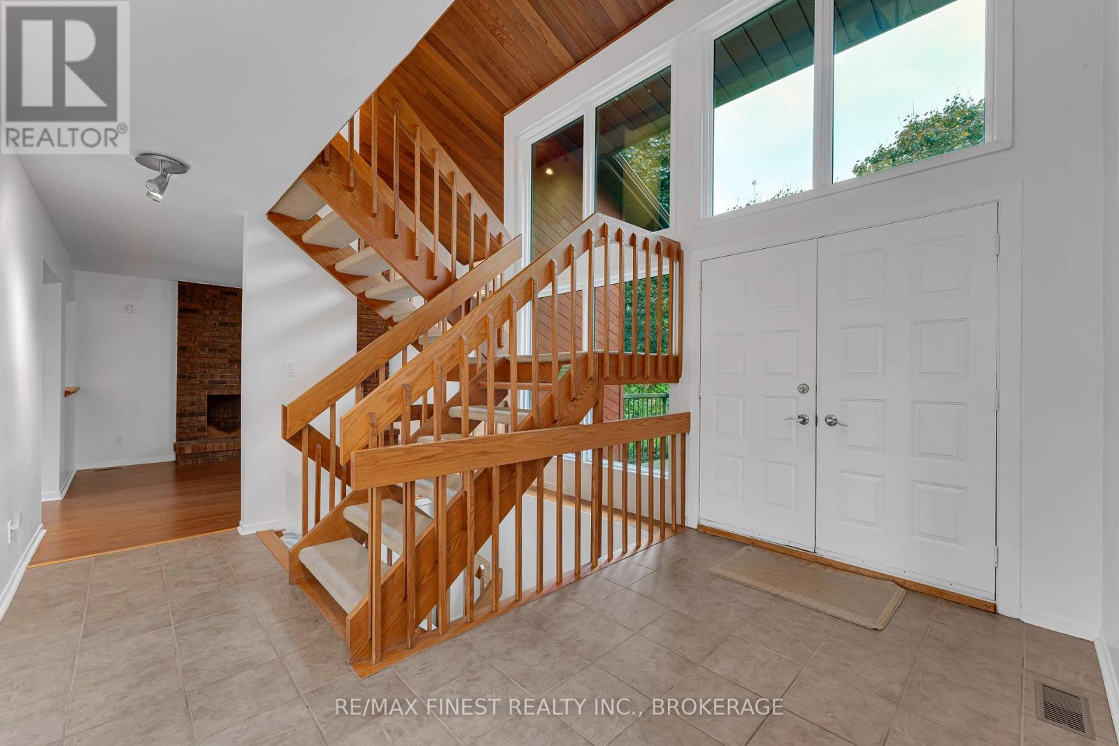 871 Safari Drive, Kingston, Ontario  K7M 6W2 - Photo 3 - X12336581