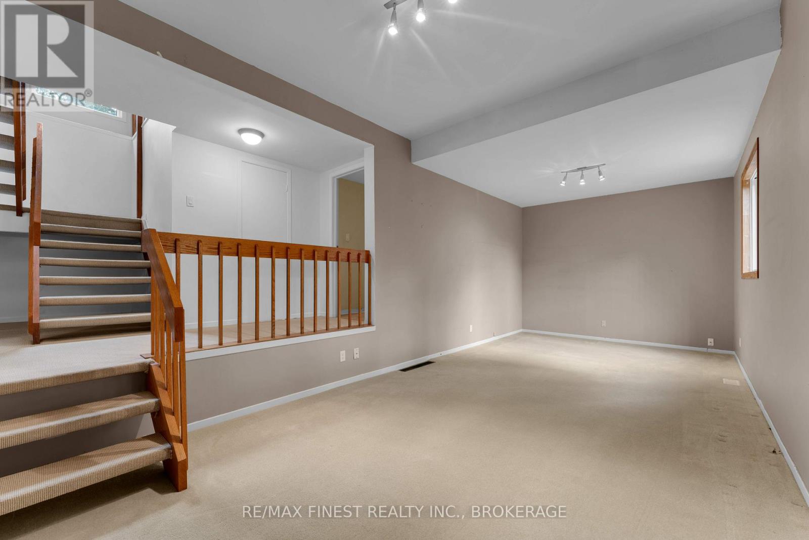 871 Safari Drive, Kingston, Ontario  K7M 6W2 - Photo 36 - X12336581