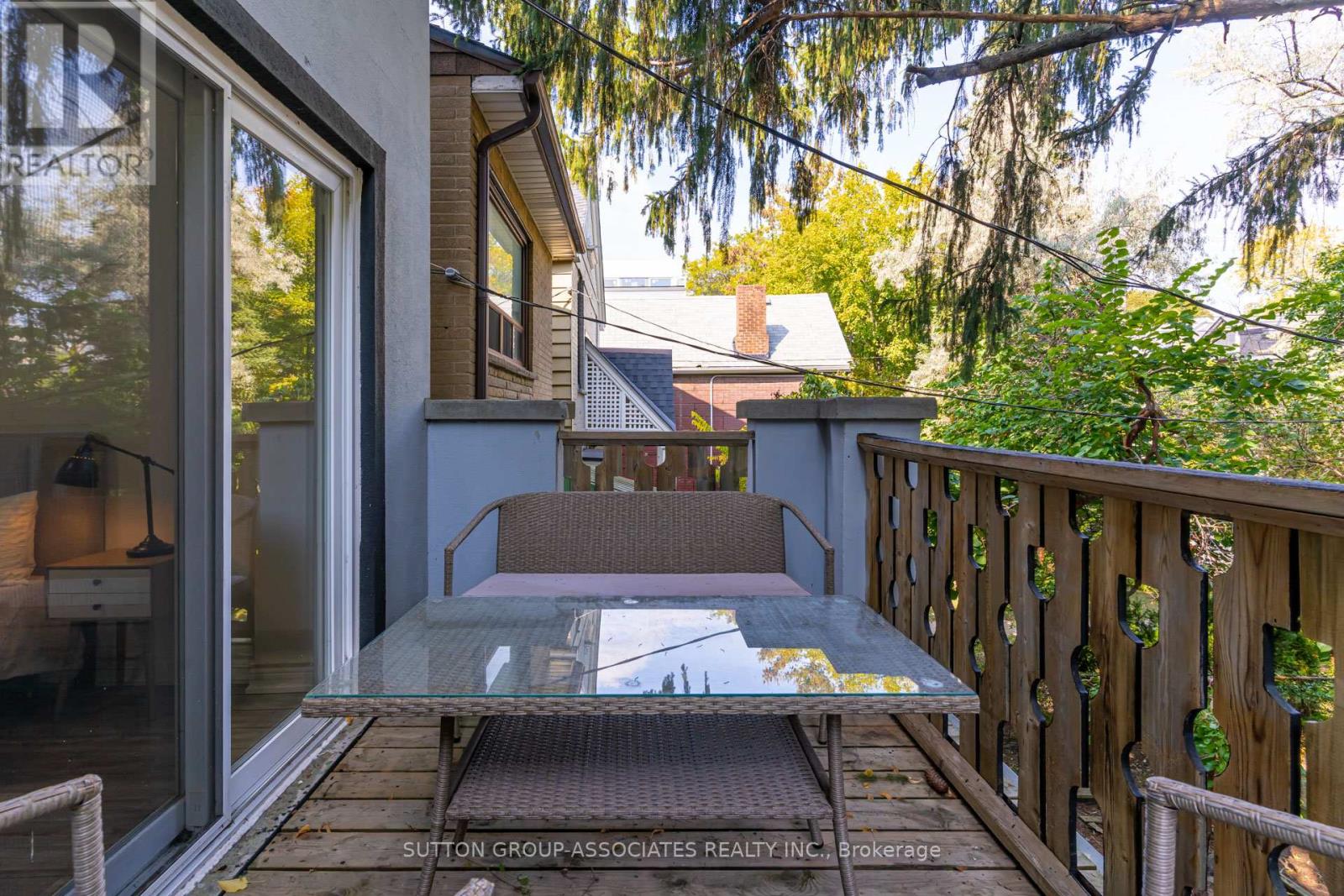 832 Manning Avenue, Toronto, Ontario  M6G 2W8 - Photo 44 - C12452246