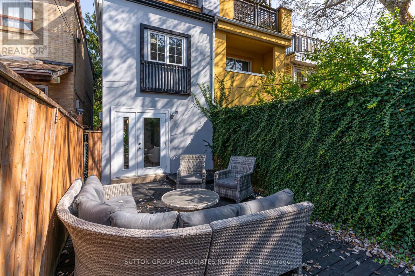 832 Manning Avenue, Toronto, Ontario  M6G 2W8 - Photo 47 - C12452246