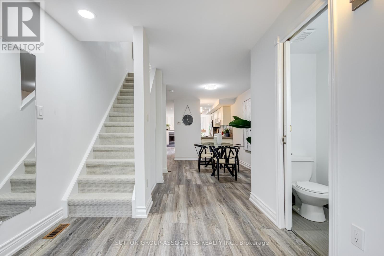 832 Manning Avenue, Toronto, Ontario  M6G 2W8 - Photo 5 - C12452246