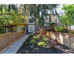 832 MANNING AVENUE, Toronto, Ontario