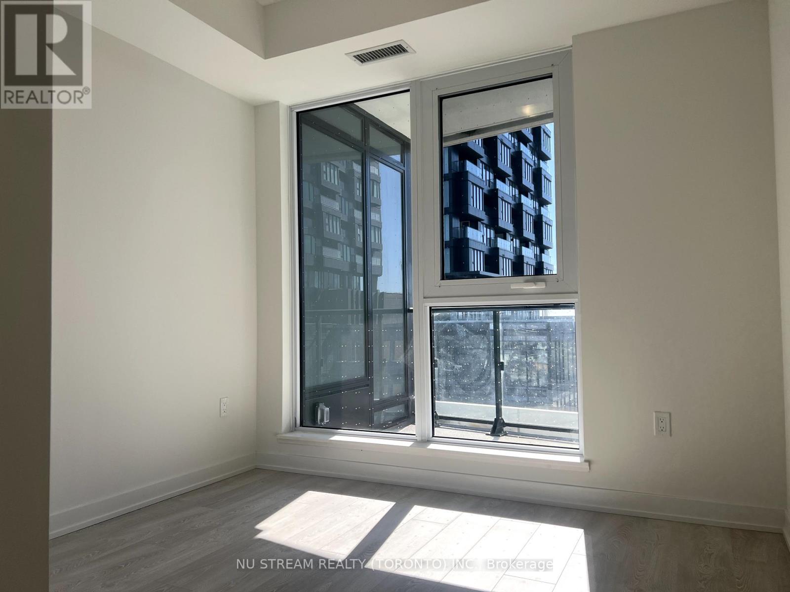 425 - 1 Kyle Lowry Road, Toronto, Ontario  M3C 0S6 - Photo 9 - C12452259