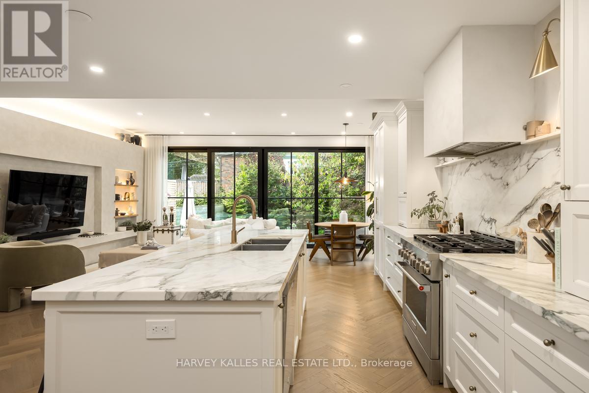 52 Castle Knock Road, Toronto, Ontario  M5N 1H3 - Photo 10 - C12452306