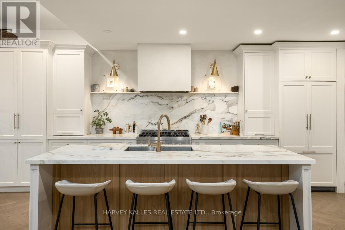 52 Castle Knock Road, Toronto, Ontario  M5N 1H3 - Photo 11 - C12452306