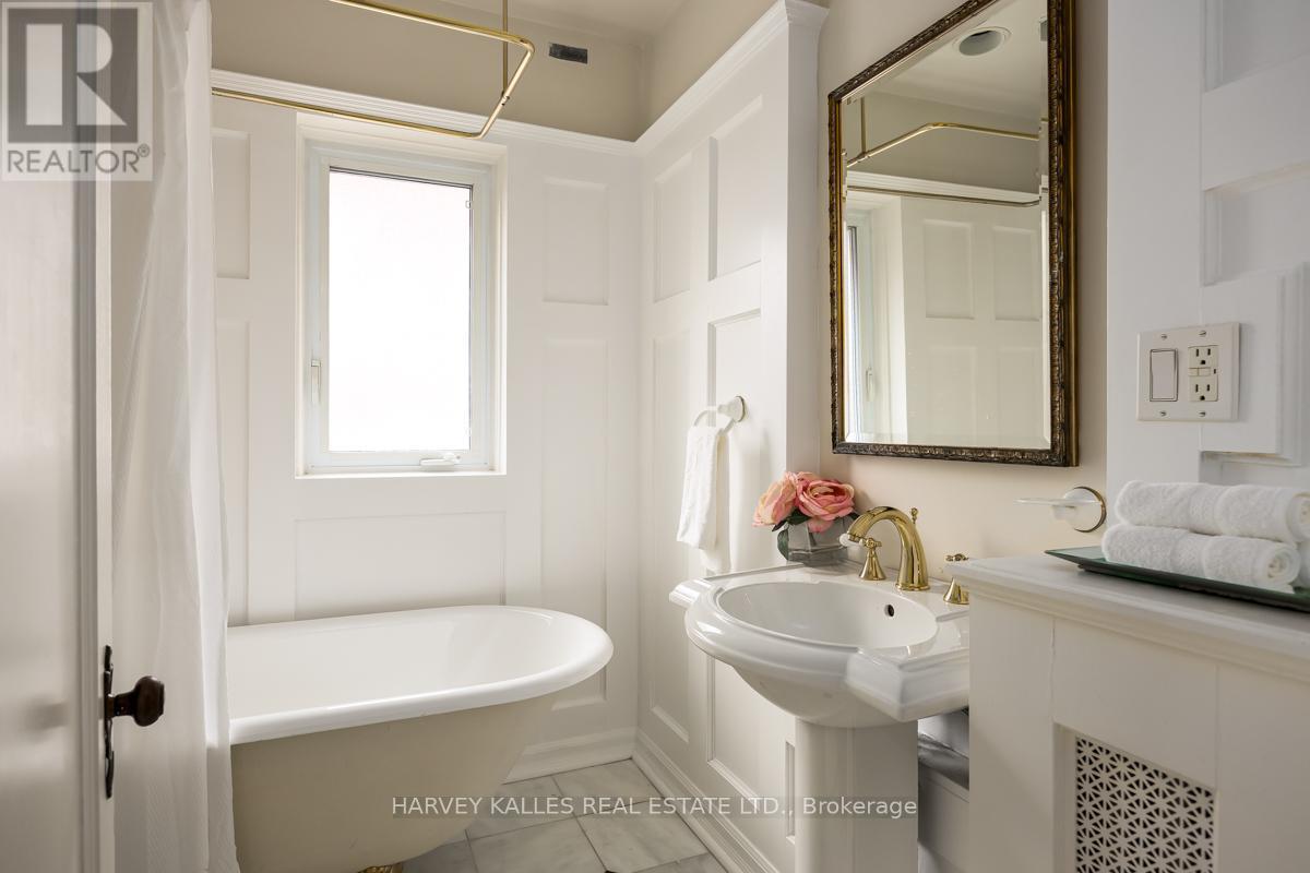 52 Castle Knock Road, Toronto, Ontario  M5N 1H3 - Photo 32 - C12452306