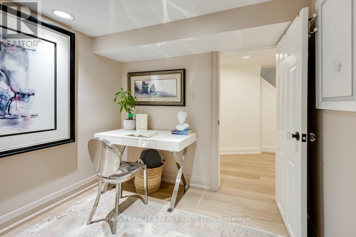 52 Castle Knock Road, Toronto, Ontario  M5N 1H3 - Photo 36 - C12452306
