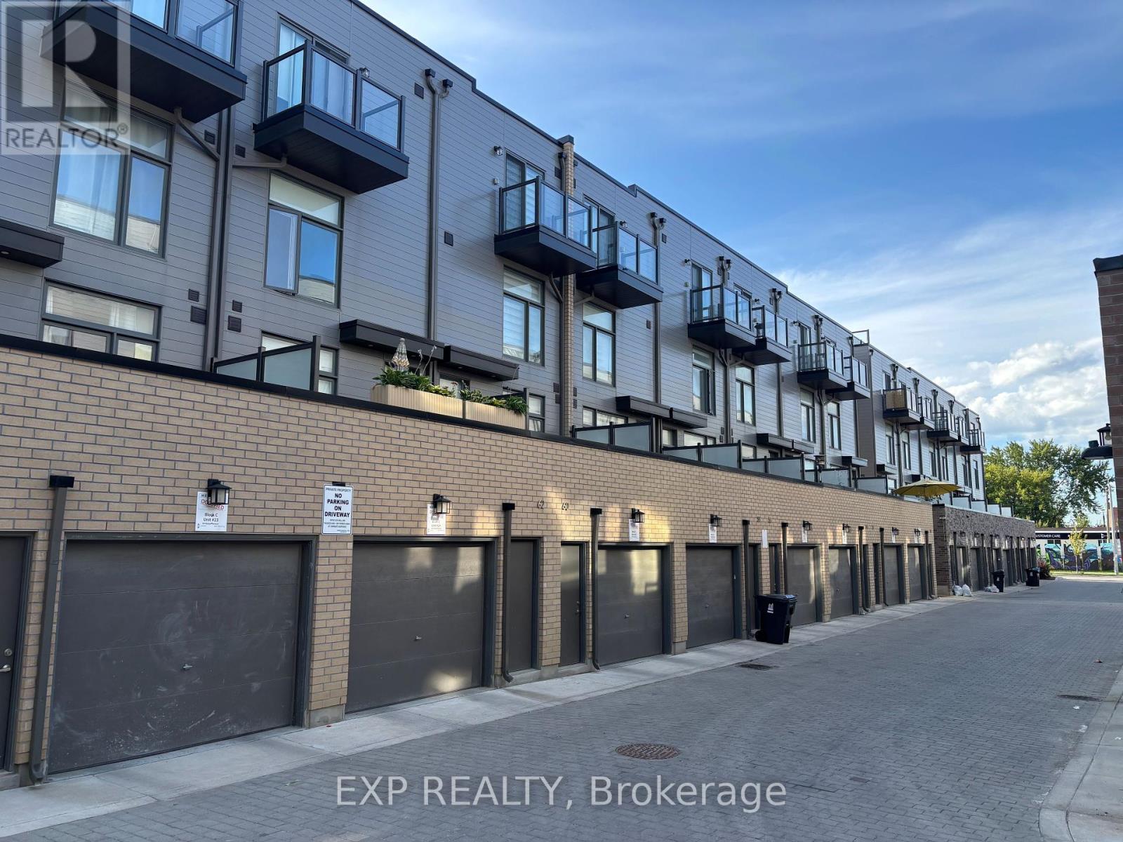 58 Hooyo Terrace, Toronto, Ontario  M6A 0G1 - Photo 11 - C12452335
