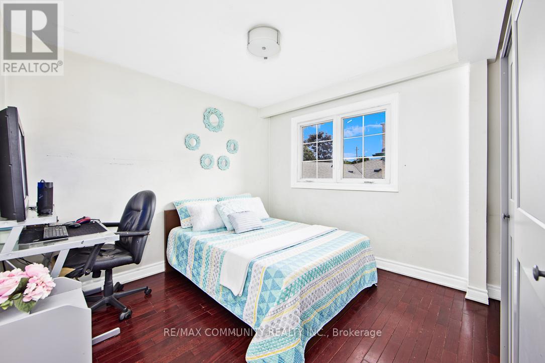 168 Kingslake Road, Toronto (Don Valley Village), Ontario  M2J 3G3 - Photo 14 - C12452336