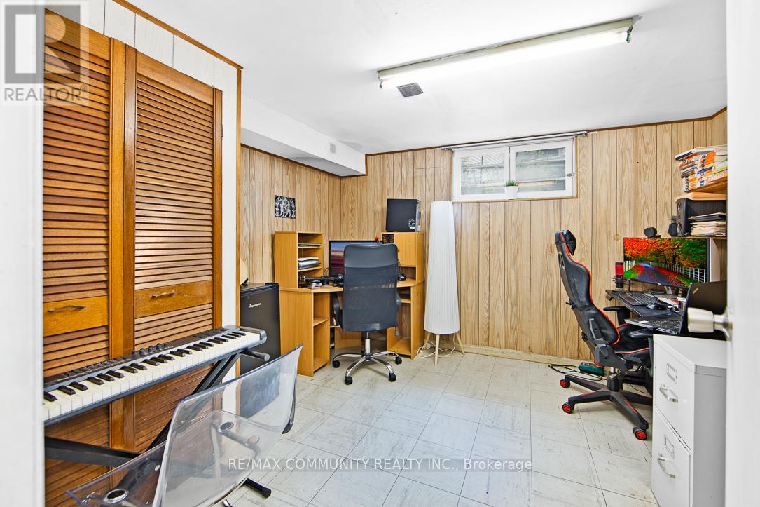168 Kingslake Road, Toronto (Don Valley Village), Ontario  M2J 3G3 - Photo 25 - C12452336