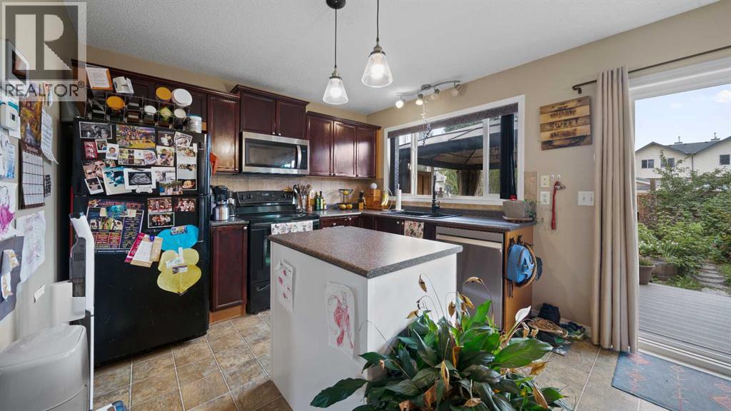 221 Elgin Place Se, Calgary, Alberta  T2Z 4V8 - Photo 9 - A2245192