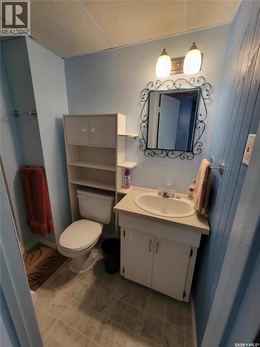 33 Main Street, Willow Bunch Rm No. 42, Saskatchewan  S0H 3T0 - Photo 20 - SK020389