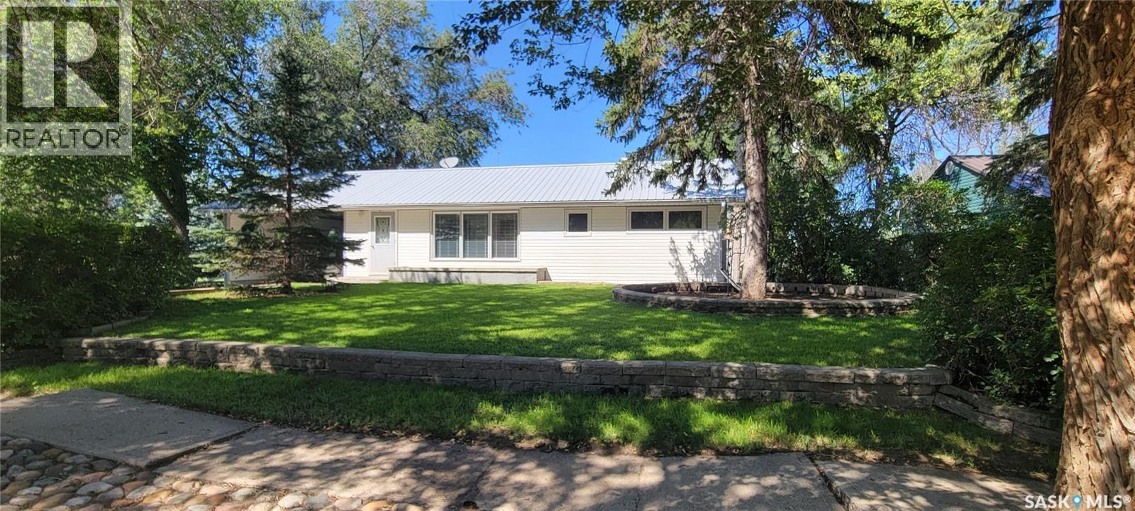33 Main Street, Willow Bunch Rm No. 42, Saskatchewan  S0H 3T0 - Photo 28 - SK020389