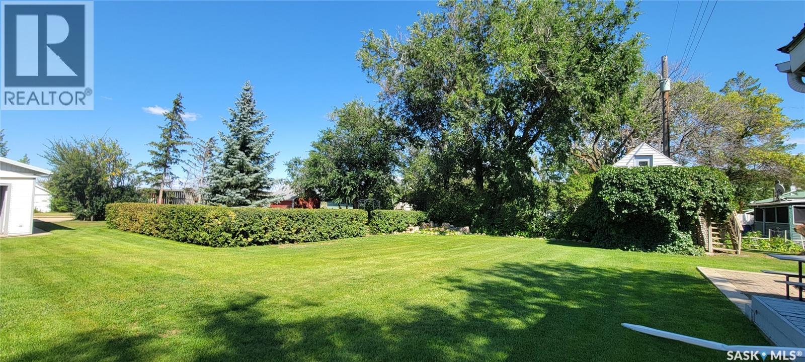 33 Main Street, Willow Bunch Rm No. 42, Saskatchewan  S0H 3T0 - Photo 32 - SK020389