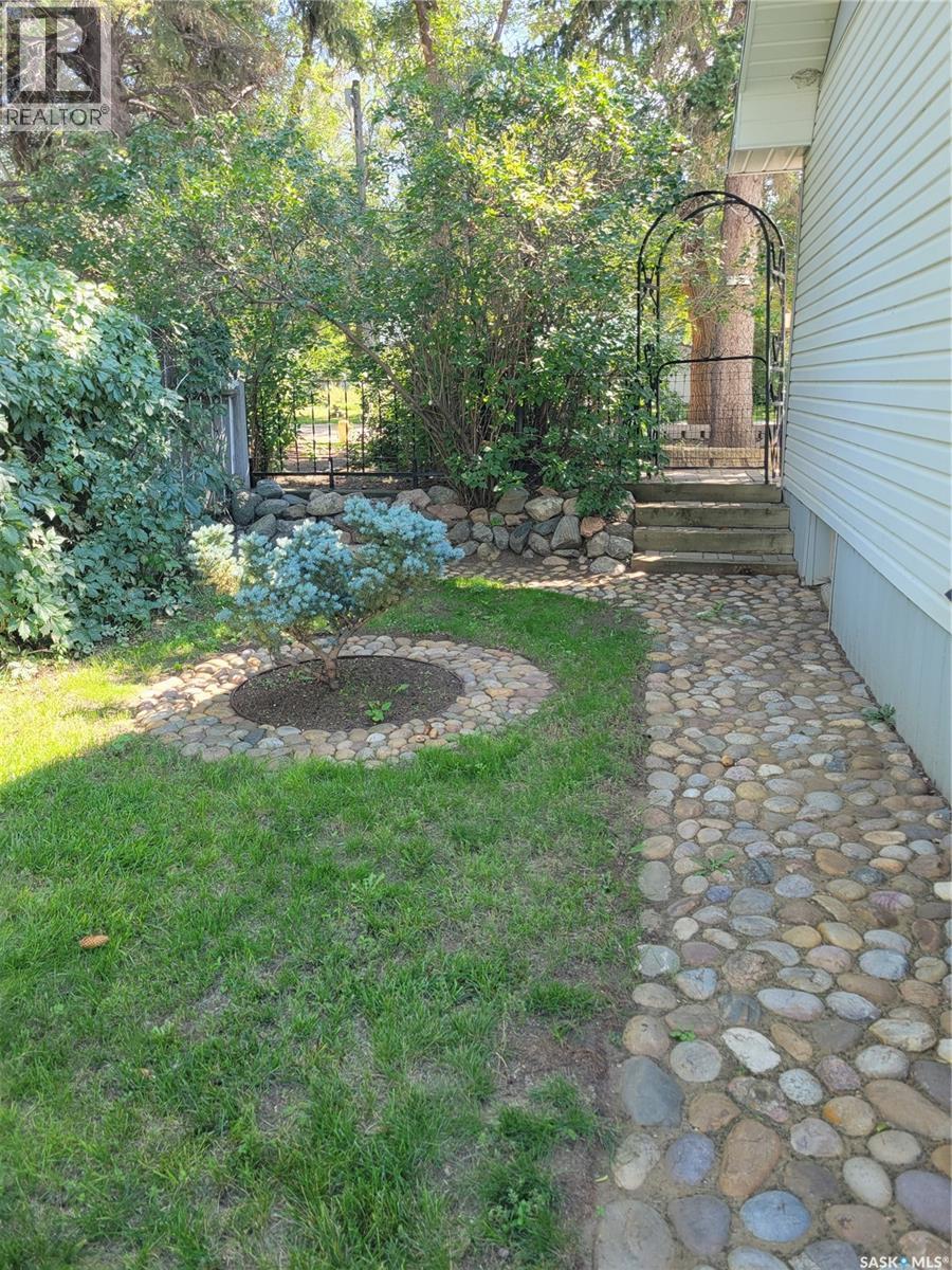 33 Main Street, Willow Bunch Rm No. 42, Saskatchewan  S0H 3T0 - Photo 39 - SK020389