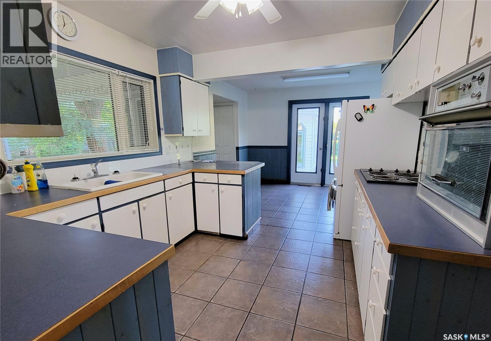 33 Main Street, Willow Bunch Rm No. 42, Saskatchewan  S0H 3T0 - Photo 6 - SK020389