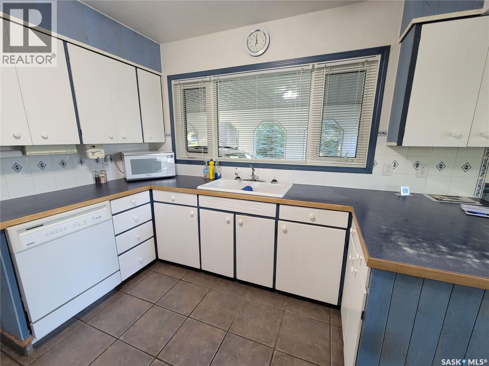 33 Main Street, Willow Bunch Rm No. 42, Saskatchewan  S0H 3T0 - Photo 8 - SK020389