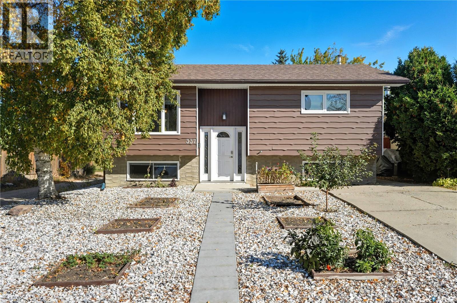 337 Brock Crescent, Saskatoon, Saskatchewan  S7H 4N2 - Photo 1 - SK020355