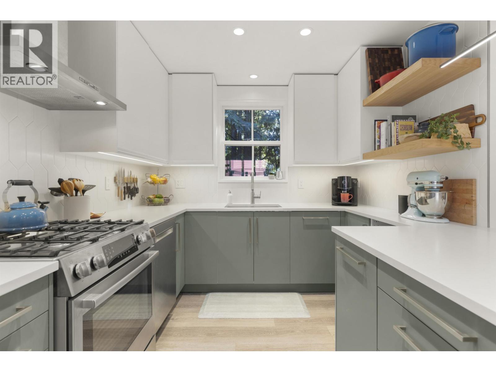 1676 VICTORIA DRIVE, Vancouver, British Columbia