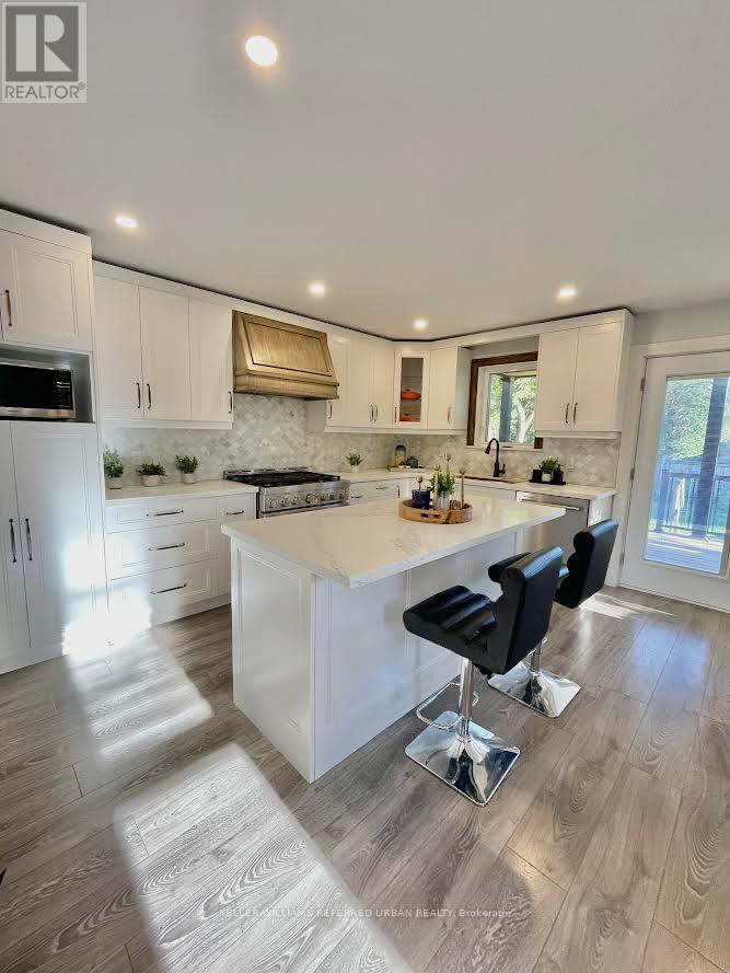 2 Lea Grove Crescent, Toronto, Ontario  M1L 3S6 - Photo 10 - E12447877