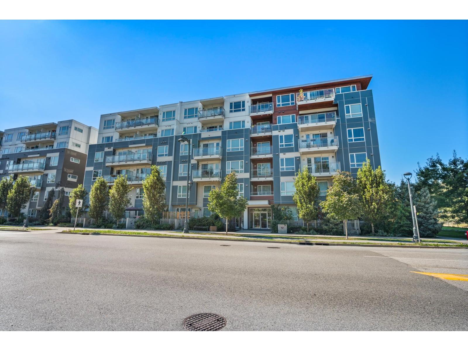 614 10603 140 Street, Surrey, British Columbia  V3T 0M8 - Photo 2 - R3054603