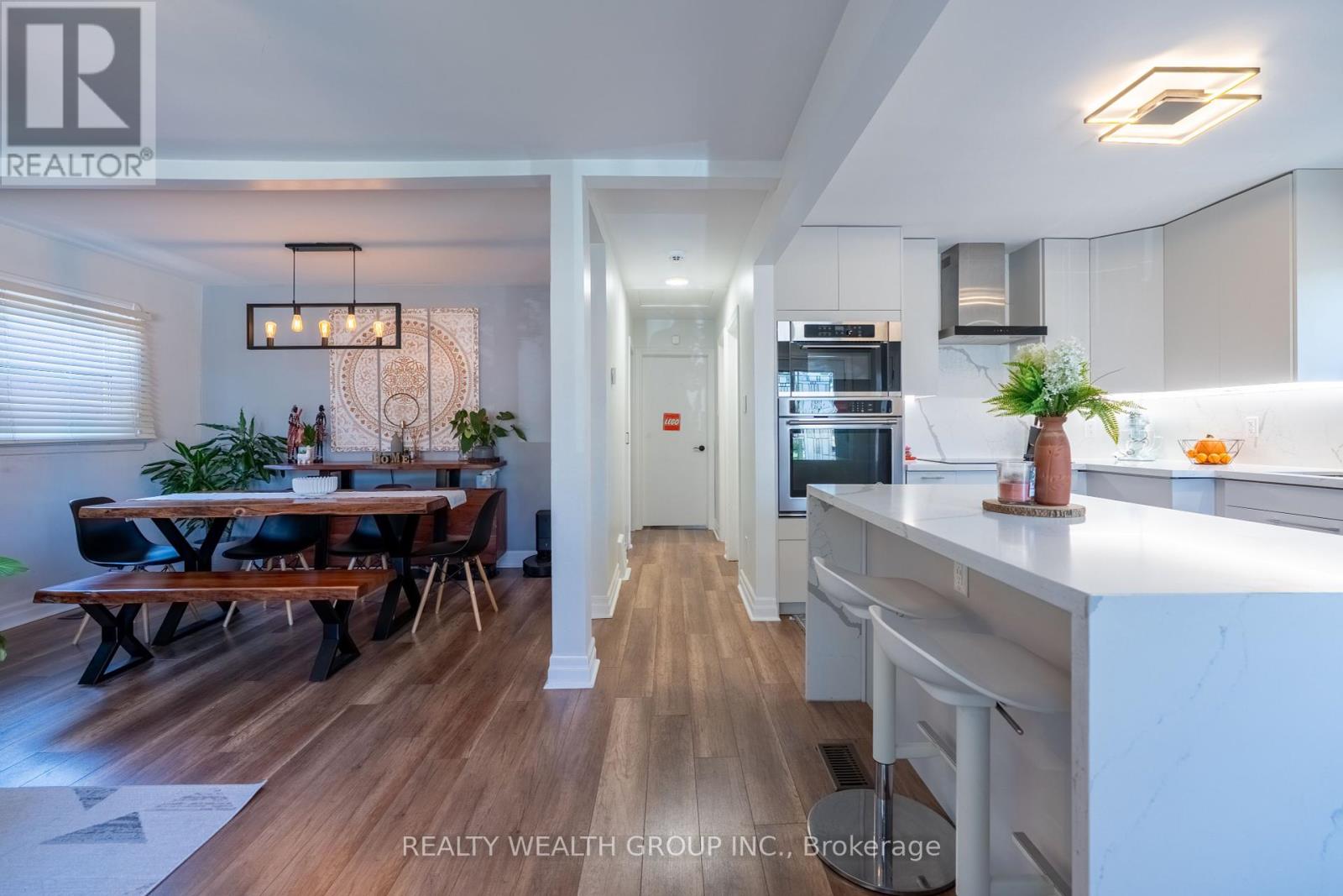 43 Medhurst Road W, Toronto, Ontario  M4B 1B2 - Photo 11 - E12452281