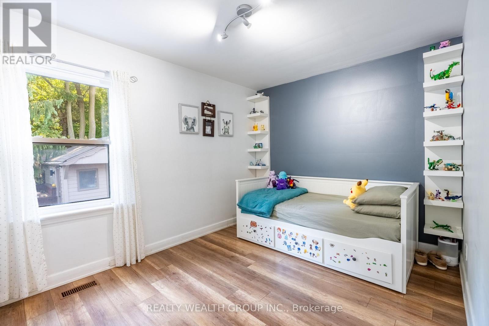 43 Medhurst Road W, Toronto, Ontario  M4B 1B2 - Photo 15 - E12452281