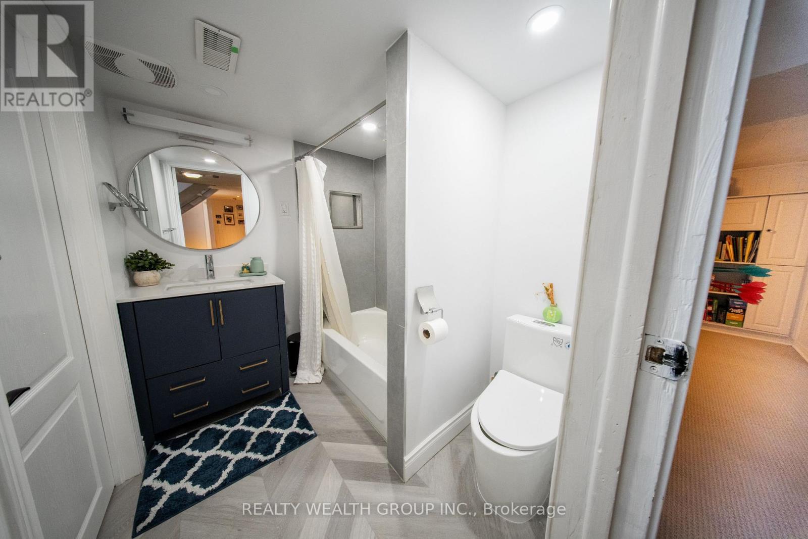43 Medhurst Road W, Toronto, Ontario  M4B 1B2 - Photo 19 - E12452281