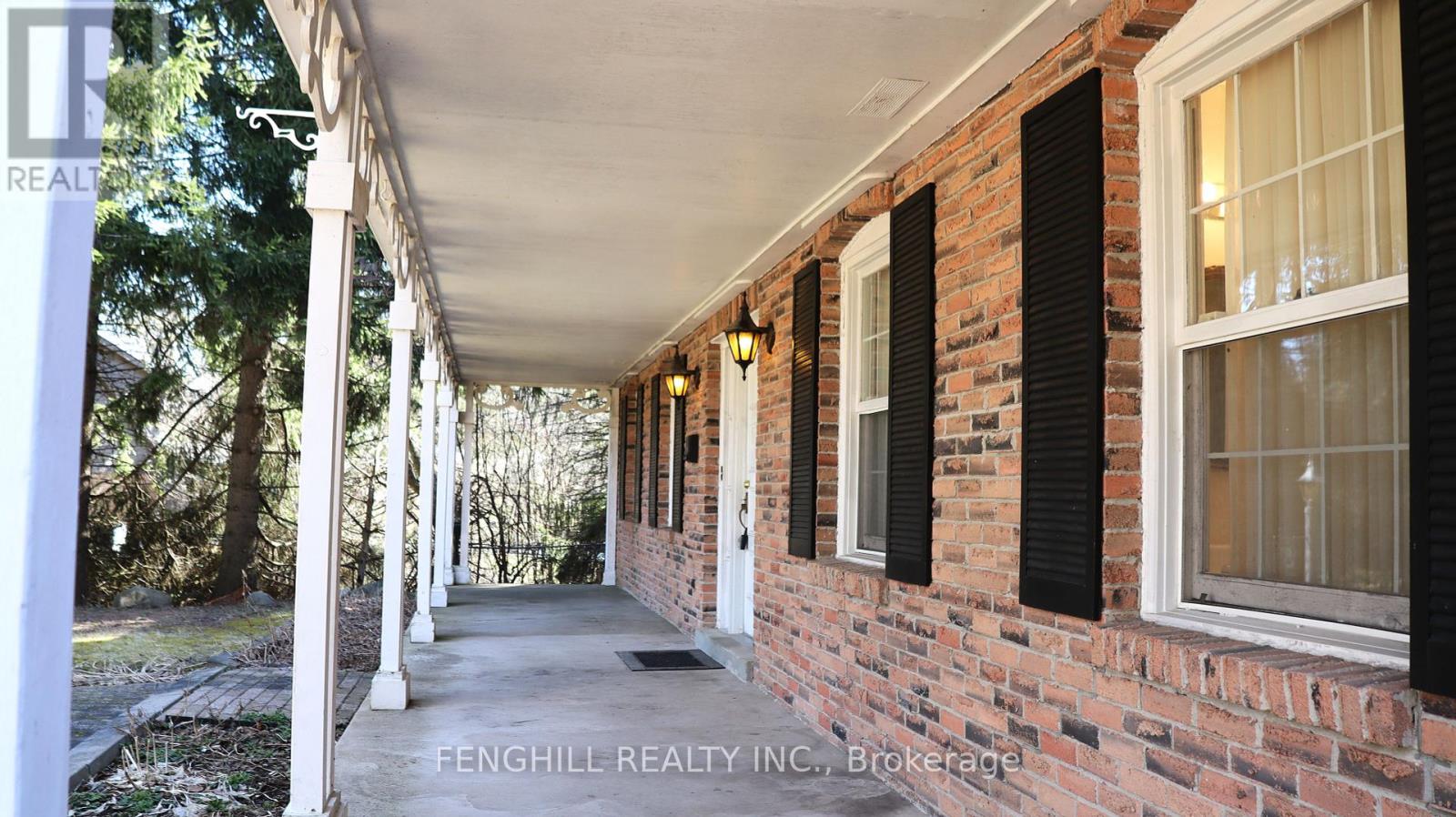 8 Blue Grass Drive, Aurora, Ontario  L4G 6W4 - Photo 6 - N12444842