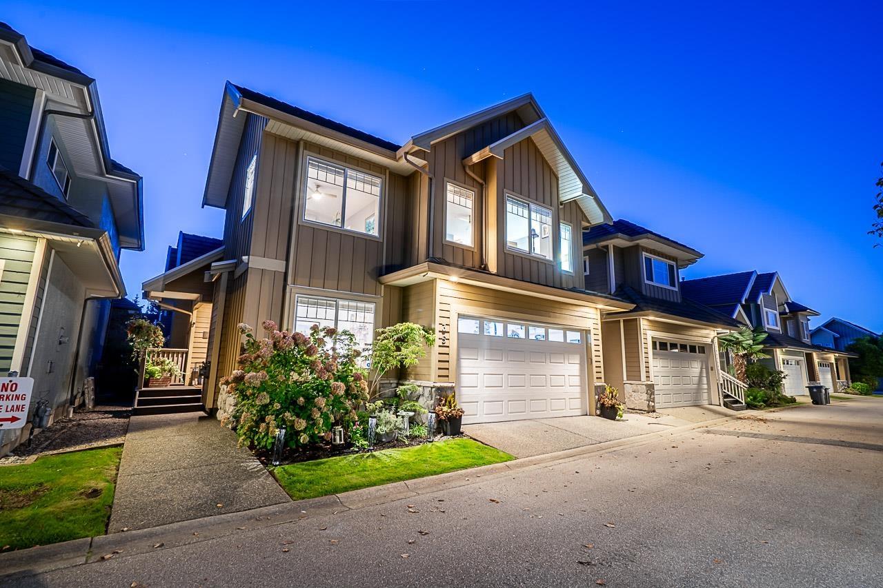 35 3363 Rosemary Heights Crescent, Surrey, British Columbia  V3Z 0X8 - Photo 1 - R3056607