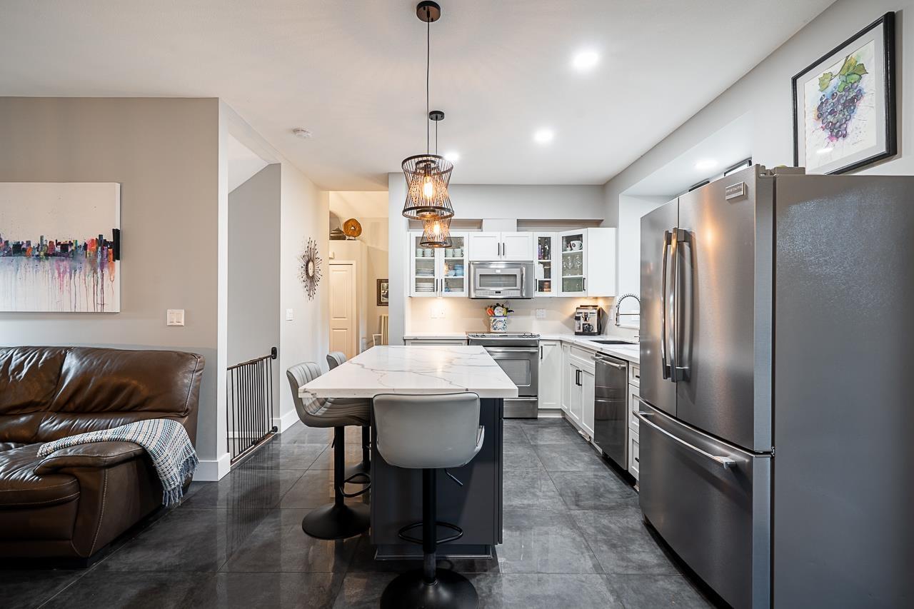 35 3363 Rosemary Heights Crescent, Surrey, British Columbia  V3Z 0X8 - Photo 11 - R3056607