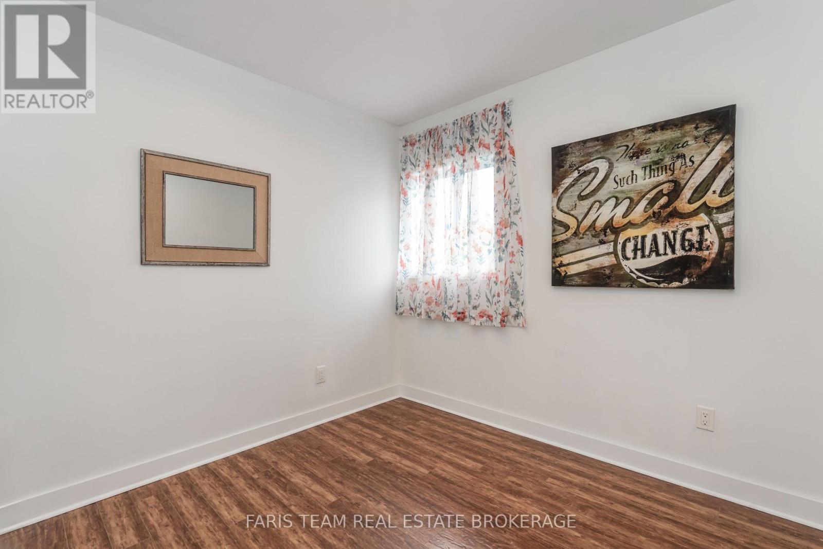83 King Road, Tay, Ontario  L0K 2C0 - Photo 17 - S12428674