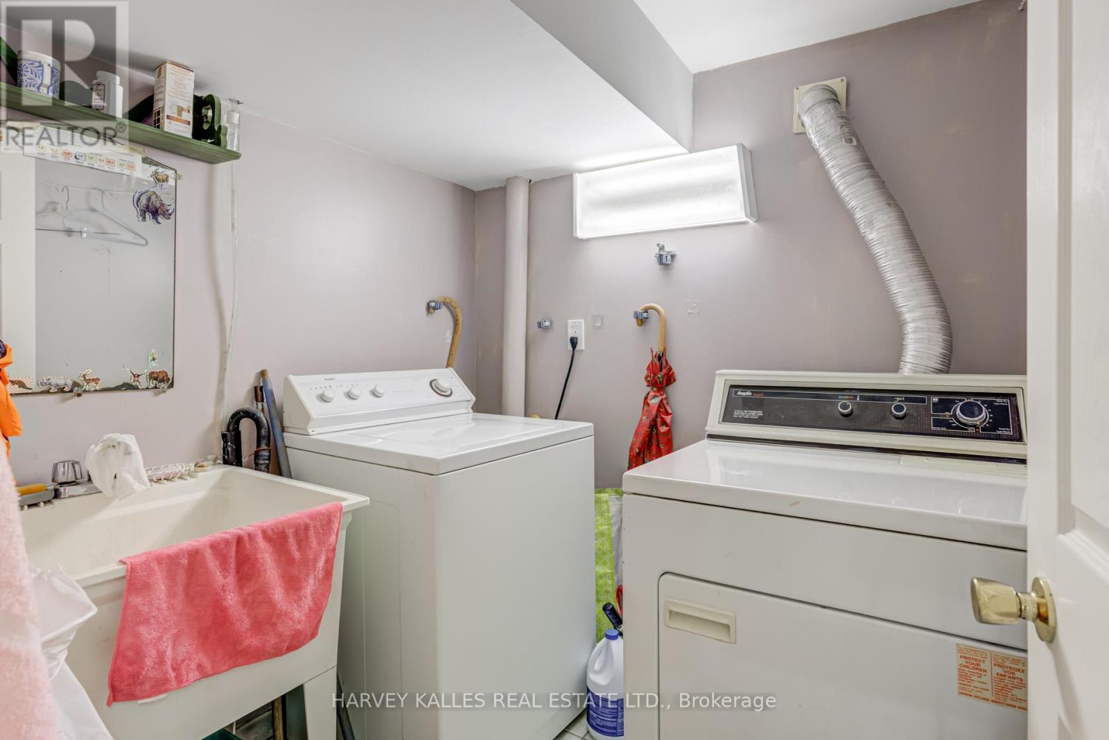 82 Cork Avenue, Toronto, Ontario  M6B 2Y2 - Photo 16 - W12451750