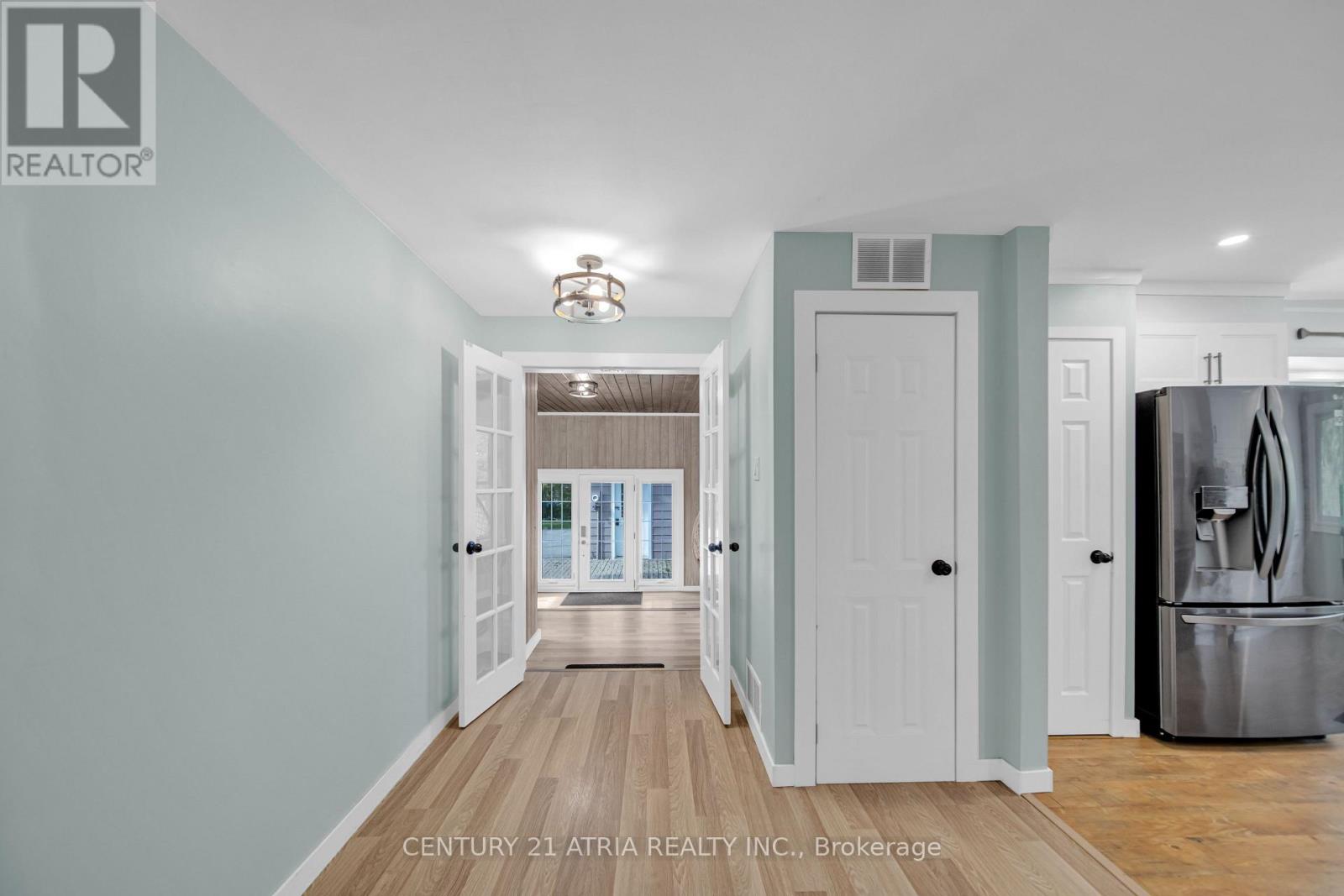 14 Young Street, Kawartha Lakes, Ontario  L0K 1W0 - Photo 6 - X12445807