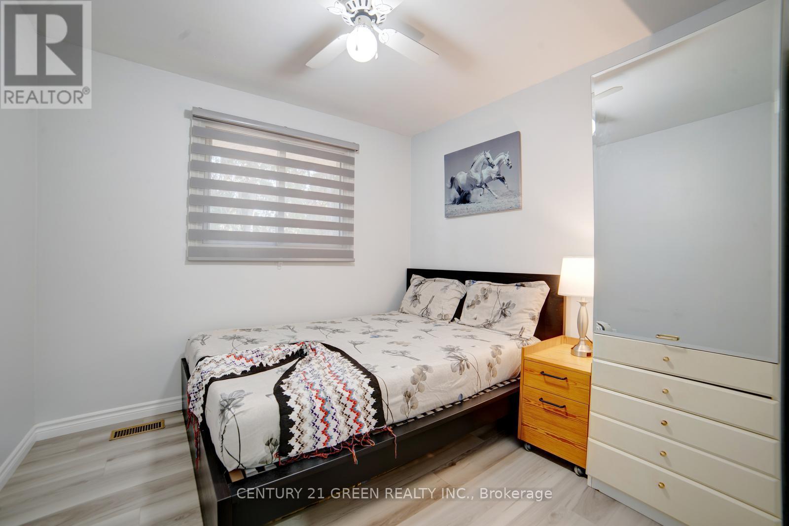 1676 Holley Crescent, Cambridge, Ontario  N3H 2S5 - Photo 13 - X12451924