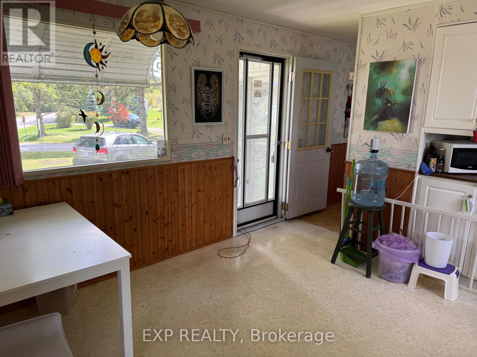 15 Park Crescent, Kawartha Lakes, Ontario  K9V 4R1 - Photo 9 - X12451394